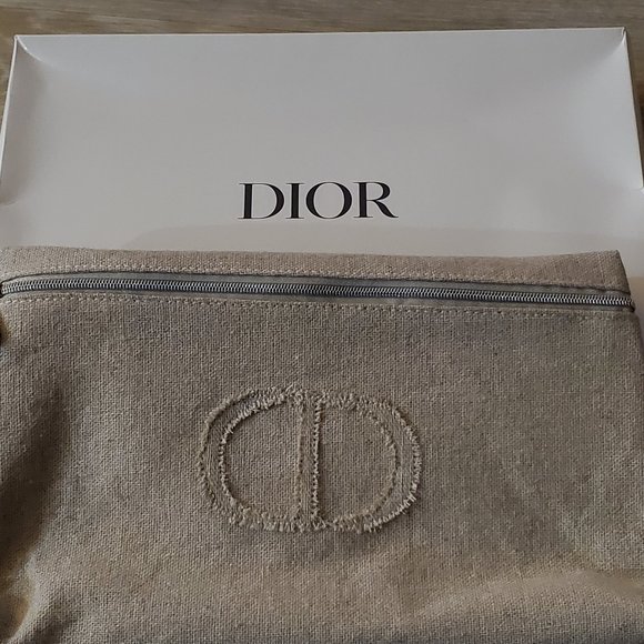 BNIB Dior linen logo pouch - Picture 3 of 7
